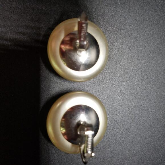 Vintage Marvella Pearled Button Clip Vintage Earrings, 1 Inch, 1950s - Picture 5 of 10